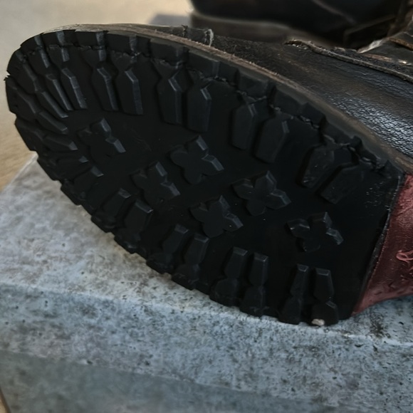 Freebird by Steven Ladies Distressed Leather Boot - Picture 6 of 13